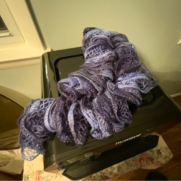 Assorted scarfs - Picture 5 of 5